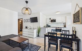 Dreamhopp28 - Idyllische Lage und Wohnung mit EBK, Terrasse etc